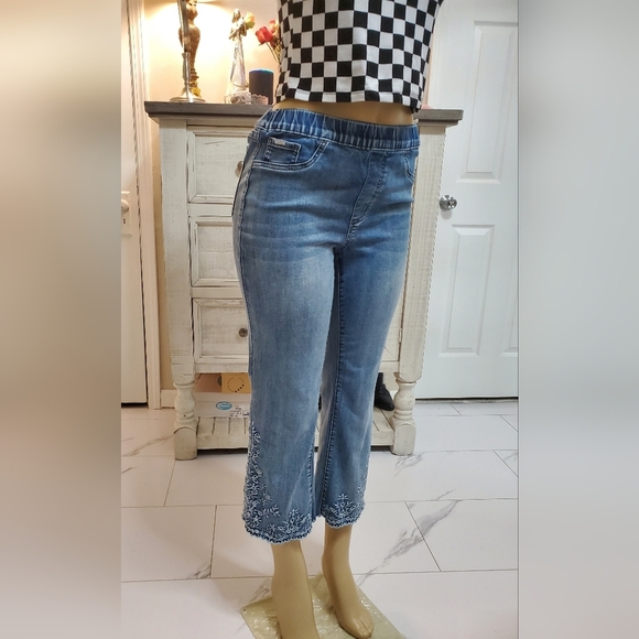 Women's Blue Jeans - Picture 2 of 5